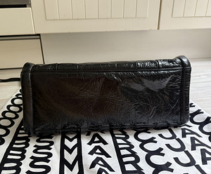 Marc Jacobs The Shiny Crinkle Medium Tote Bag (5 foto / 8)
