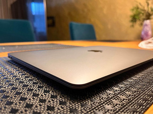 Apple Macbook Air 2020 M1 256GB (9 foto / 10)