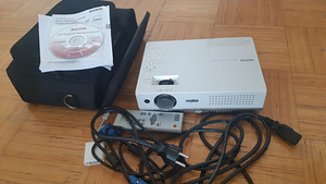 Multimeedia projektor (2 foto / 3)