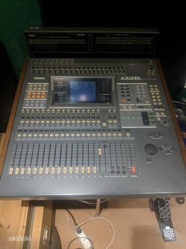 Yamaha 02r Digital Mixing Recording Console with MB02 Meter (foto #1)