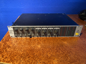 Behringer Combinator MDX-8000 Multiband Compressor/Limiter