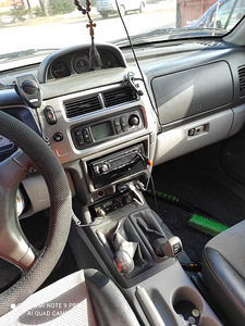 Mitsubishi pajero sport (5 foto / 6)