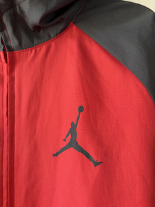 Nike Air Jordan laste jakk kerge jope s.140-152 (2 foto / 9)