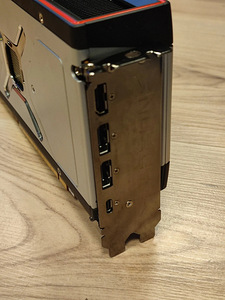 AMD Radeon RX 6800 16GB (4 foto / 5)