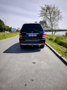 Mercedes-Benz GL 350 (5 foto / 14)