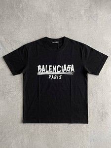 Balenciaga T-shirt (1 foto / 3)