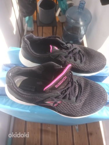 Skechers GOwalk 6™ - Iconic Vision shoe.