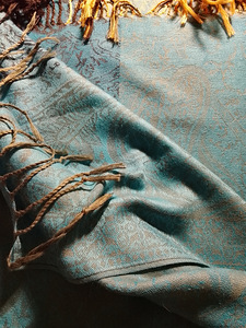 KAULALIINA TURKOOSI KULTA KUVIOINEN 100 PR PASHMINAA (3 valokuva sivusta 4)