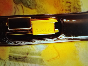 TED BAKER MUSTA NAHKALOMPAKKO (1 valokuva sivusta 5)