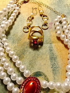 HELMI KORUJA (1 valokuva sivusta 4)