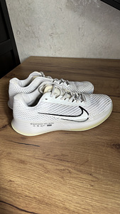 Naiste NIKE COURT AIR ZOOM VAPOR 11 tennisejalatsid (1 foto / 2)