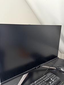Игровой монитор 4K asus rog pg32uqx (3 фото из 3)