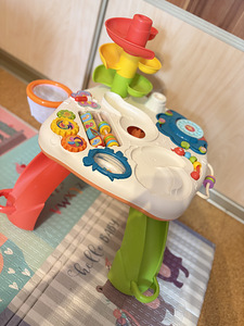 Детский игровой столик (2 фото из 3)