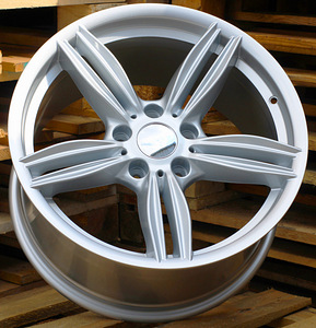 R18x8  5X120  ET  30  72.6  E493  (BK756)  Silver (SI)  For BMW  (K4)  ((AKC 80 Eur)) (1 foto / 1)