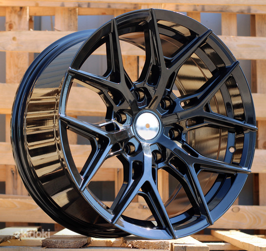 R18x8  6X139.7  ET  35  106.1  B1673  Black (BL)  For 4X4  (K3)  (Vossen Style)