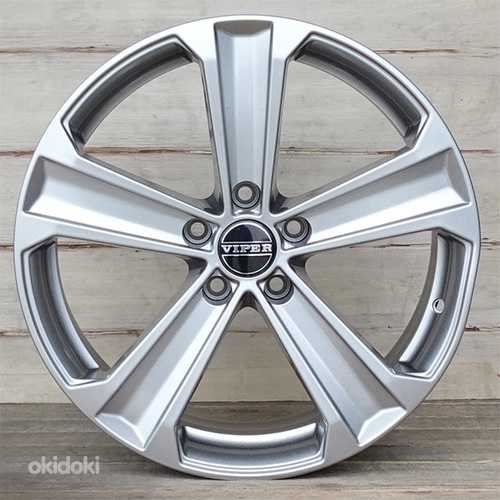 R18 VIPER B224 Silver 18x8 5x112