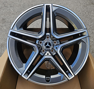 R22 5x112 MB GL GLE R GLS R ML AMZ 3067F Gray polished 22x11.5 ja 22X9.5 (1 foto / 1)