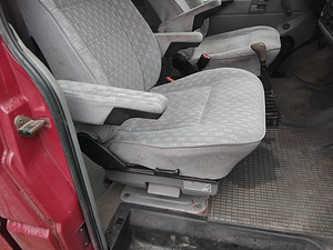 Vw multivan t4 2.4 57kw varuosadena (5 foto / 8)