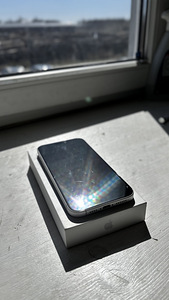 iPhone 16 Plus (128GB) Белый (7 фото из 10)