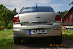 Opel Astra 1.6 85kW, 2009 г. (4 фото из 9)