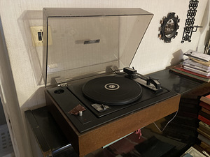 Vinüülimängija Radiotehnika Melodija-104 (2 foto / 4)