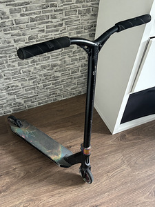 Трюковой самокат STRIKER STUNT SCOOTER (2 фото из 4)