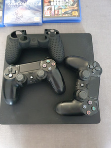 PS4 (2 контроллера, 3 игры)