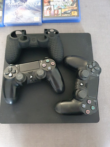 PS4 + 2 kontrollerit ja 3 mängu (1 foto / 3)