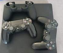 PS4 + 2 контроллера и 3 игры