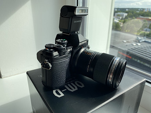 Olympus OM-D E-M10 + Olympus M.Zuiko macro + Olympus FL-LM3 (2 foto / 9)