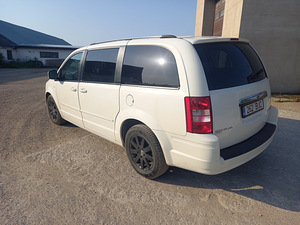 Chrysler grand voyager (6 foto / 8)