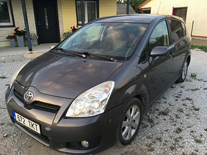 TOYOTA COROLLA VERSO (3 foto / 6)