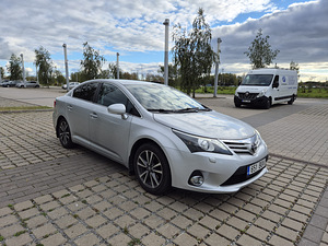 Toyota Avensis 2012 LPG BI XENON (5 foto / 10)