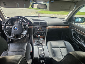 BMW 728i E38 на обмен (4 фото из 5)