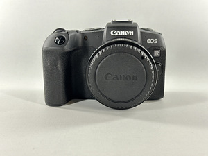 Canon eos RP koos EF adapteriga (1 foto / 3)