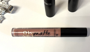 2 Artdeco Lipsticks + FREE Matte Brown (4 foto / 4)