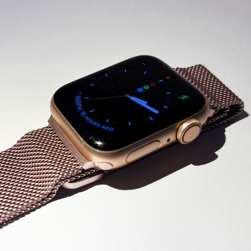 Apple Watch SE (1-го поколения) 40 мм GPS Rose Gold + миланский ремешок