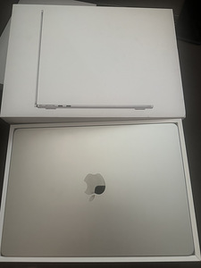 Apple MacBook Air M4 16/256 (1 foto / 6)