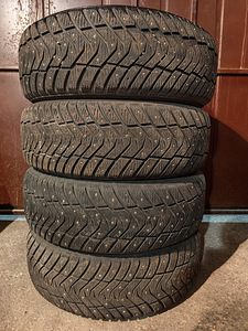 Korralikud naastrehvid YOKOHAMA 235/60 R18 (1 foto / 6)