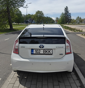 Toyota Prius 1.8 hybrid 2013,168000km (6 foto / 12)