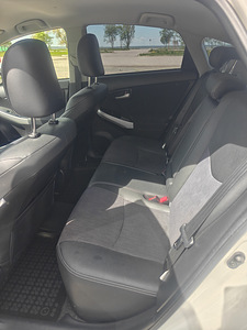 Toyota Prius 1.8 hybrid 2013,168000km (11 foto / 12)
