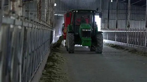 Traktorist piimafarmi (1 foto / 2)