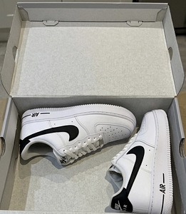 2 paari nike airforce 50€ (1 foto / 2)