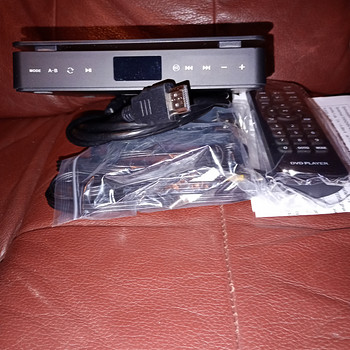 DVD mängija suur Philips uus pakendis puldiga. Televiisorile