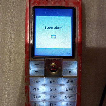 Nupu telefon Sony Ericsson,motorola Nokia. Koos laadijaga