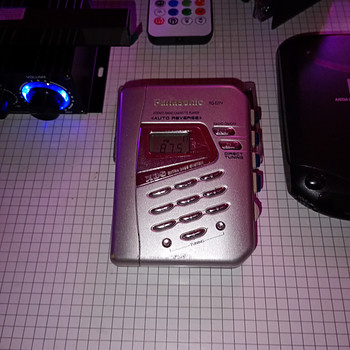 Стереокассетный плеер + радио "Panasonic" Ro E 27 V с автореверсом.