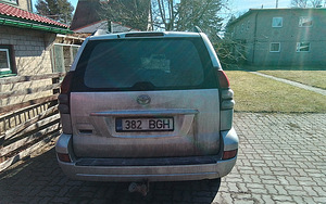 Toyota LC 2004. (2 foto / 3)