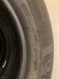 235/60 R18 Michelin Pilot Sport 4 SUV 107V XL (4 foto / 8)