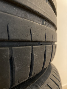 235/60 R18 Michelin Pilot Sport 4 SUV 107V XL (8 foto / 8)