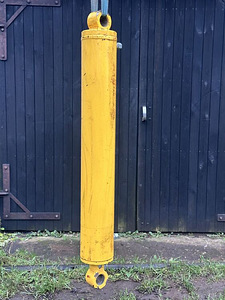Puulõhkuja suur hüdrosilinder, hüdraulikasilinder (1 foto / 8)